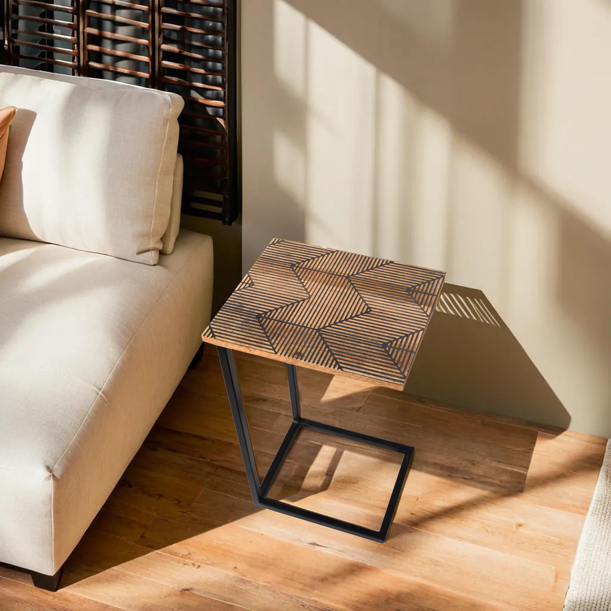 Wooden Leafs Black Contemporary C-Shape Side Table (GD1640)