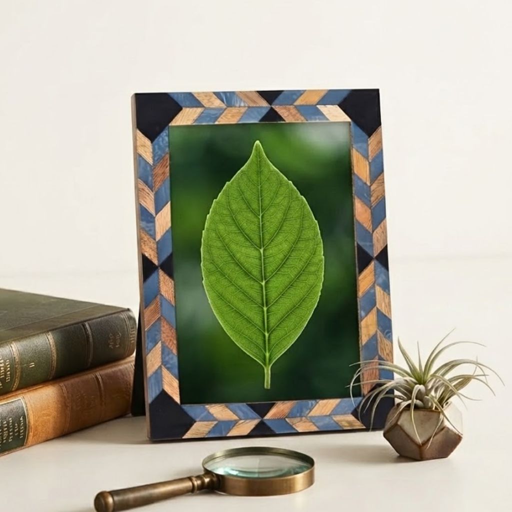 Checkered Resin Photo Frame -  Elegant Wooden Frame