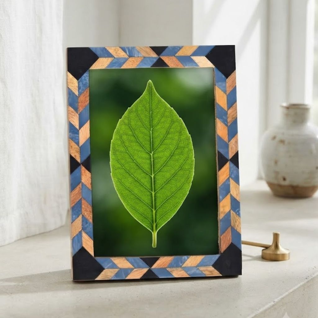 Checkered Resin Photo Frame -  Elegant Wooden Frame