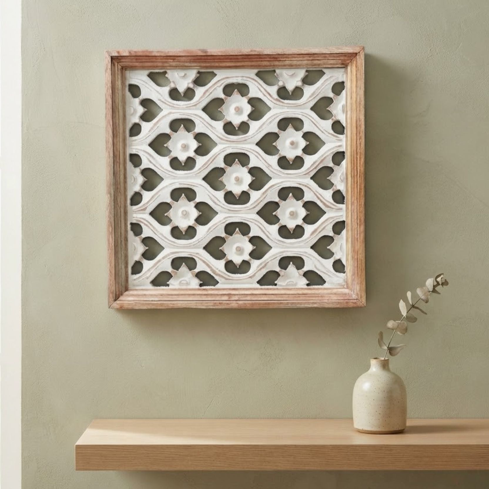 Wooden Quaterfoil cutwork design wall decor