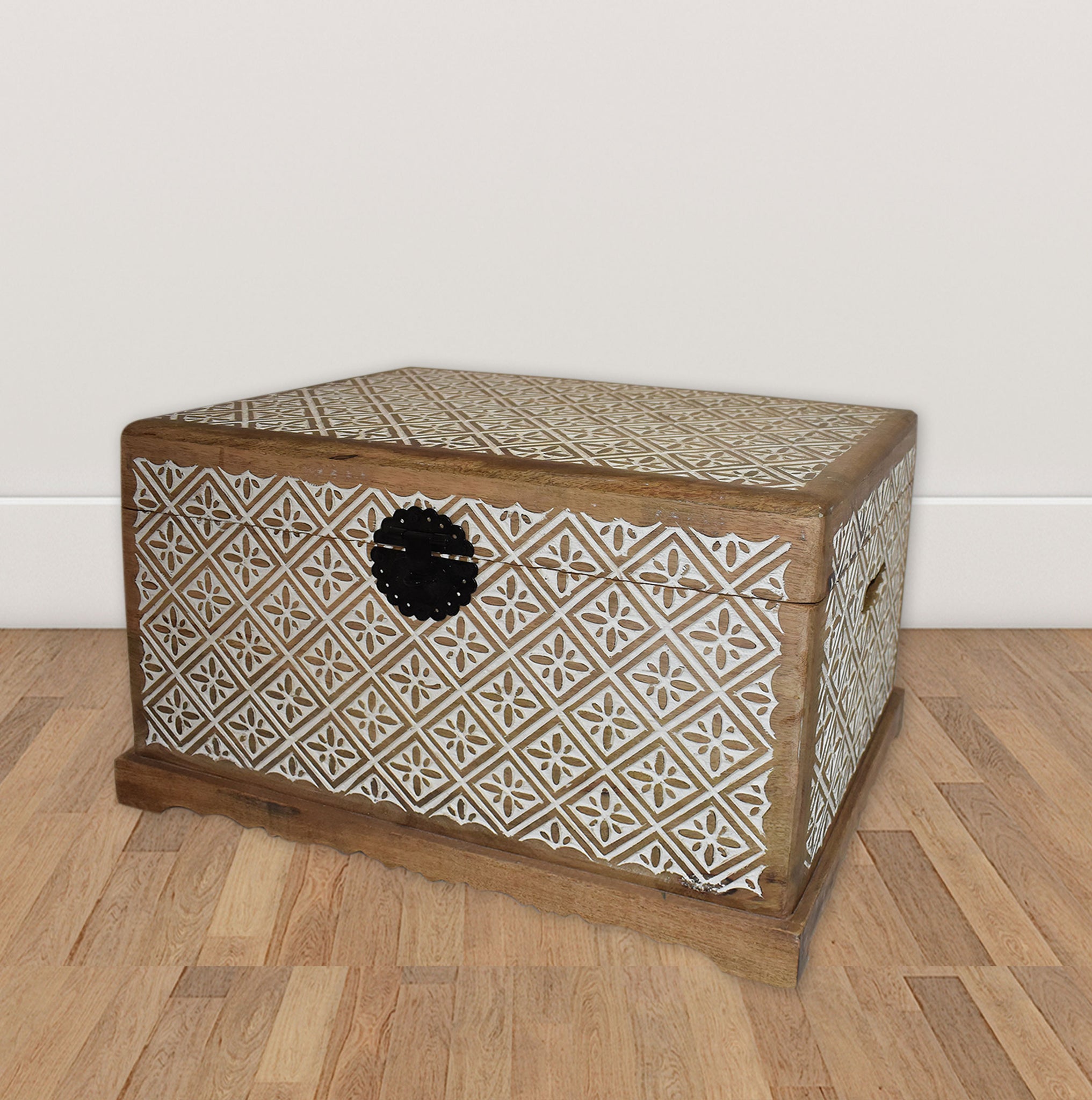 Vintage, Wooden Carved Trunk (GD1203)