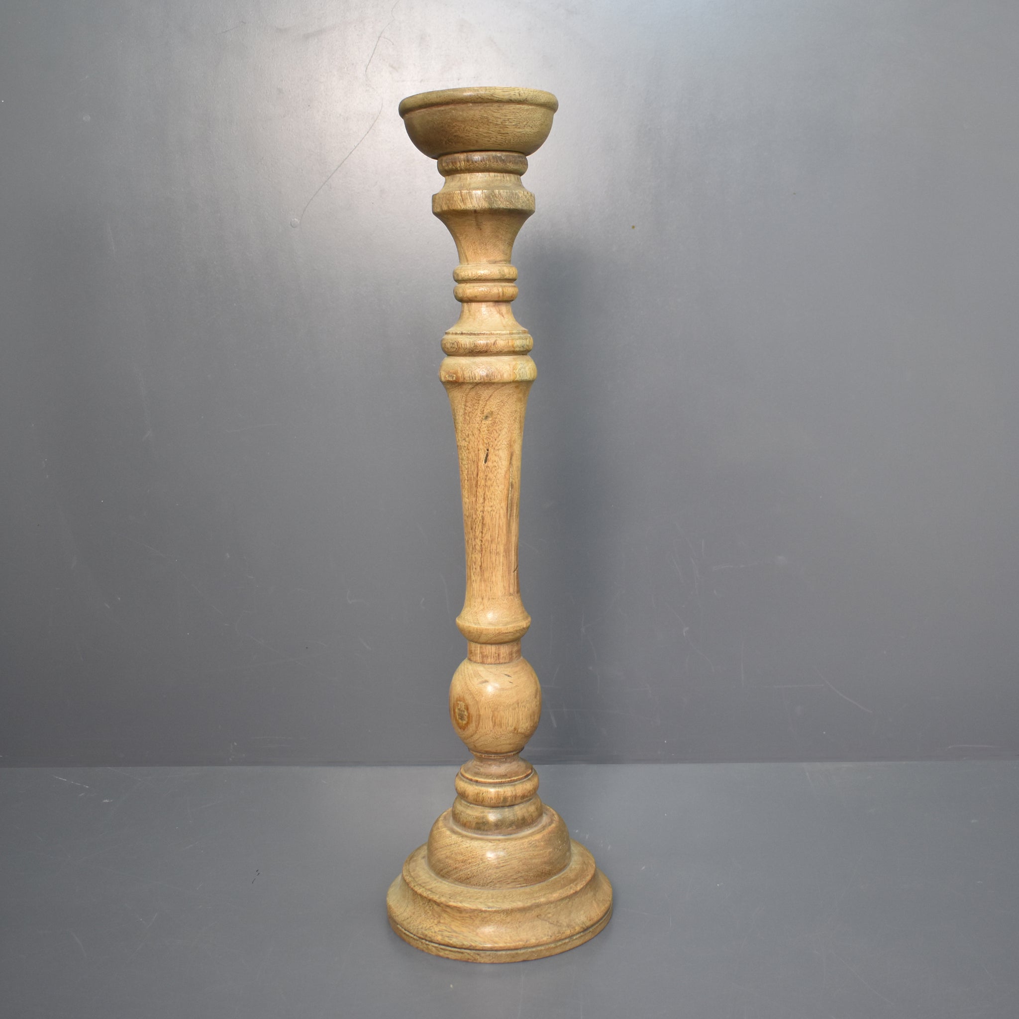 Wooden Carved Antique Candle Holder (GD1912)