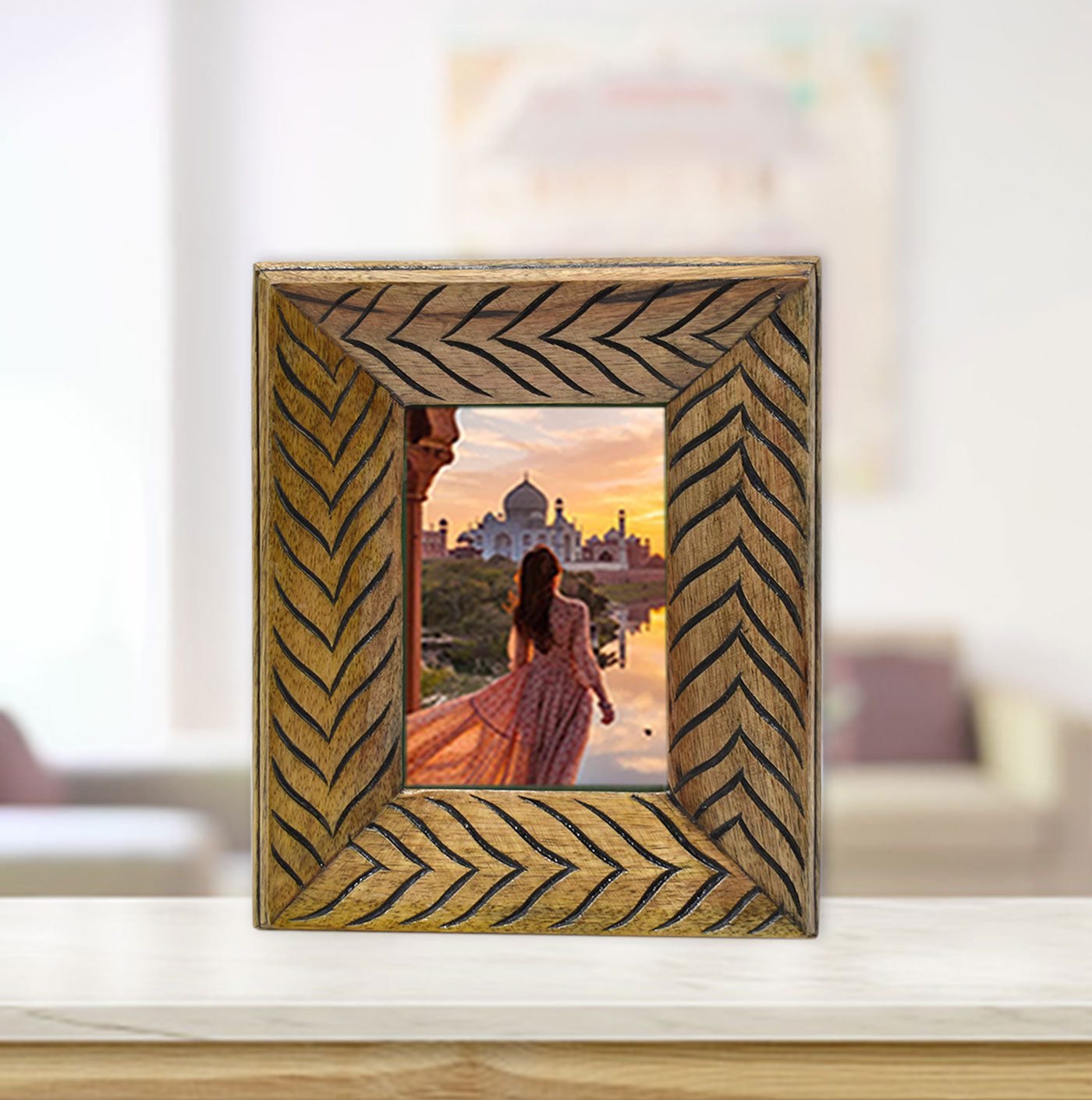 Wooden Carved Antique Photo Frame (GD1556)