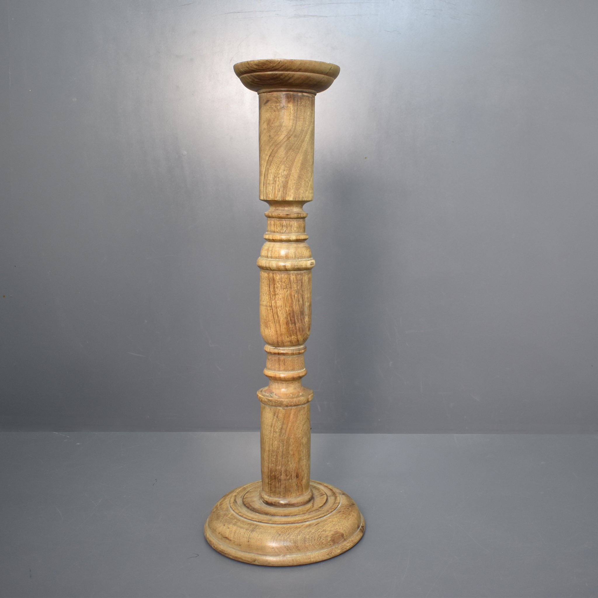 Wooden Carved Antique Candle Holder (GD1911)