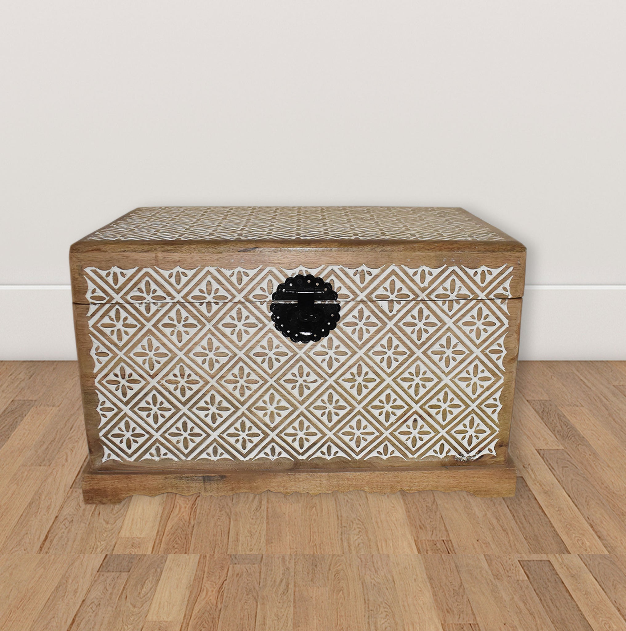 Vintage, Wooden Carved Trunk (GD1203)